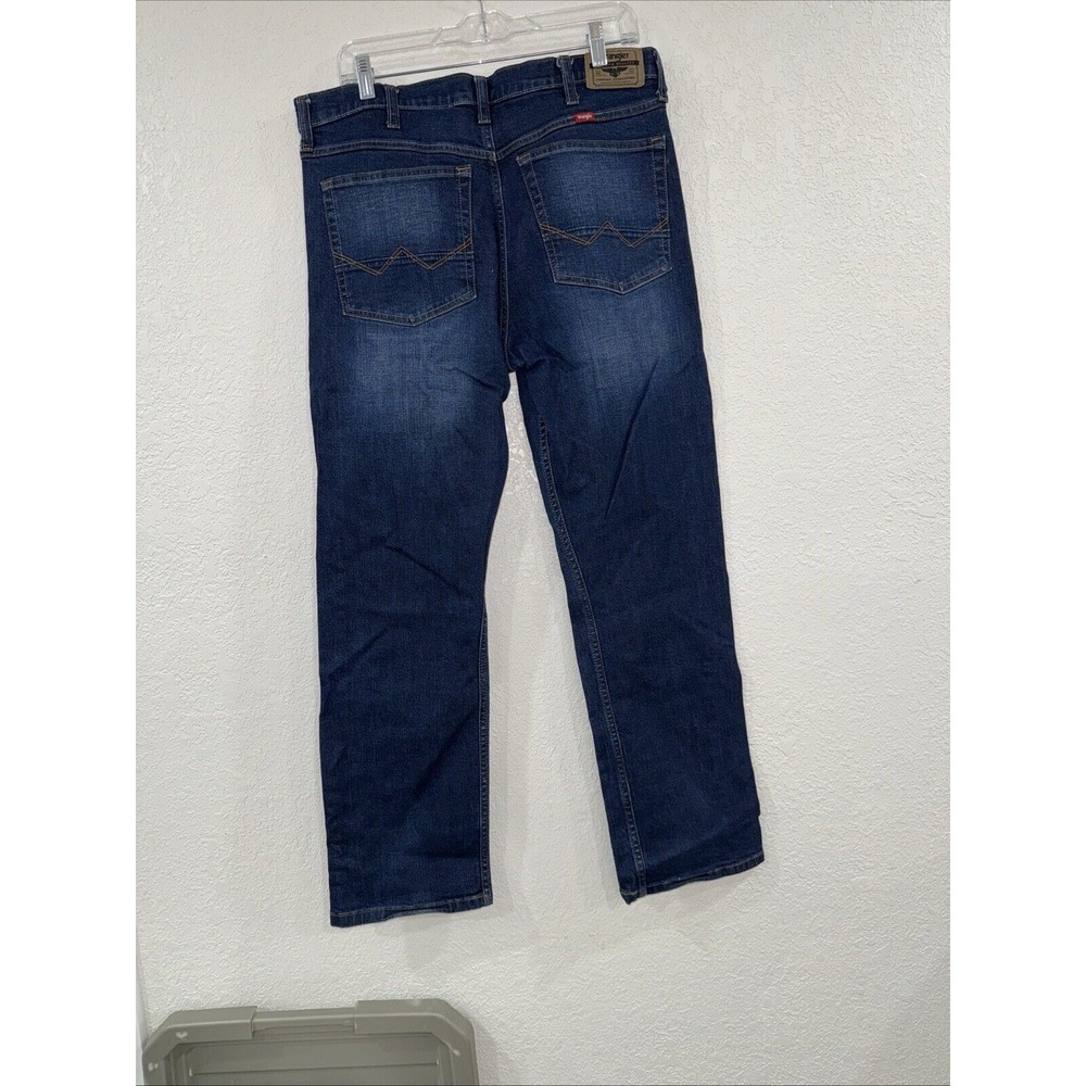 Wrangler Slim Straight Mens Jeans Sz 34 X 30 Medium Wash Denim